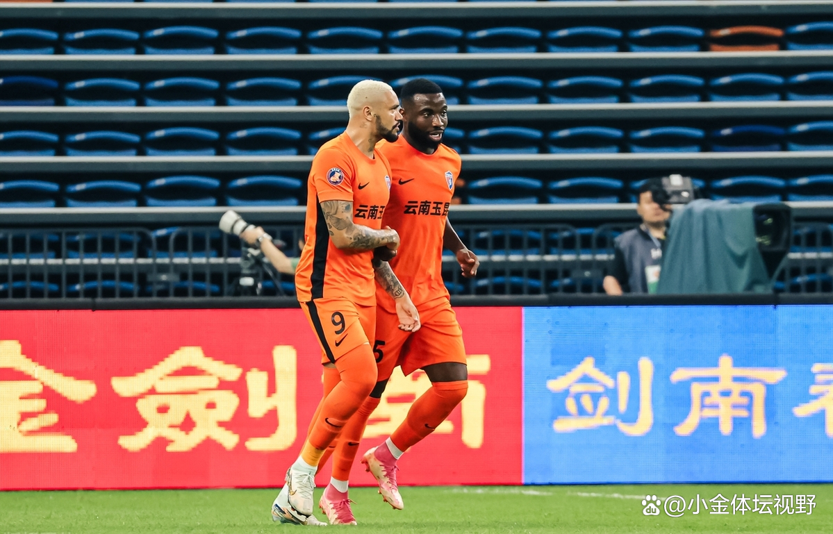 清晨突围战来临;罗马围绕中超止住颓势;质疑声仍在;控场能力受关注(7分32秒高清完整版) 清晨突围战来临;罗马围绕中超止住颓势;质疑声仍在;控场能力受关注(7分32秒高清完整版)