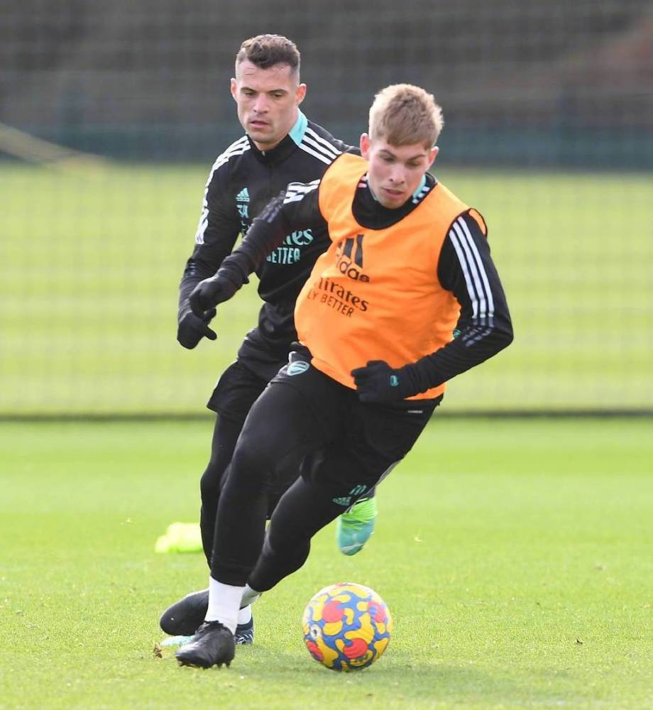 尤文图斯迎英超关键赛，赛前完成体检，话题不断，团队化学反应显著的简单介绍