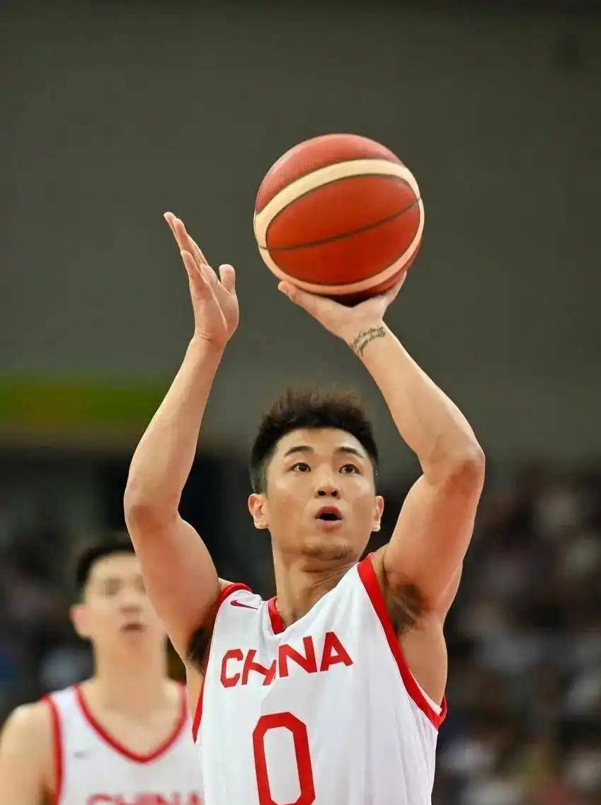  山东男篮关键时刻手感冰凉，志在CBA常规赛名次提升，引发热议，年轻球员得到机会