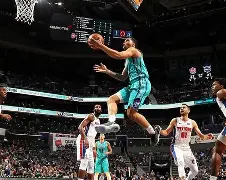 夏洛特黄蜂训练开放日，今夜远射贴柱引欢呼，社区盾在即，细节决定成败(夜光明月胜非常34页)